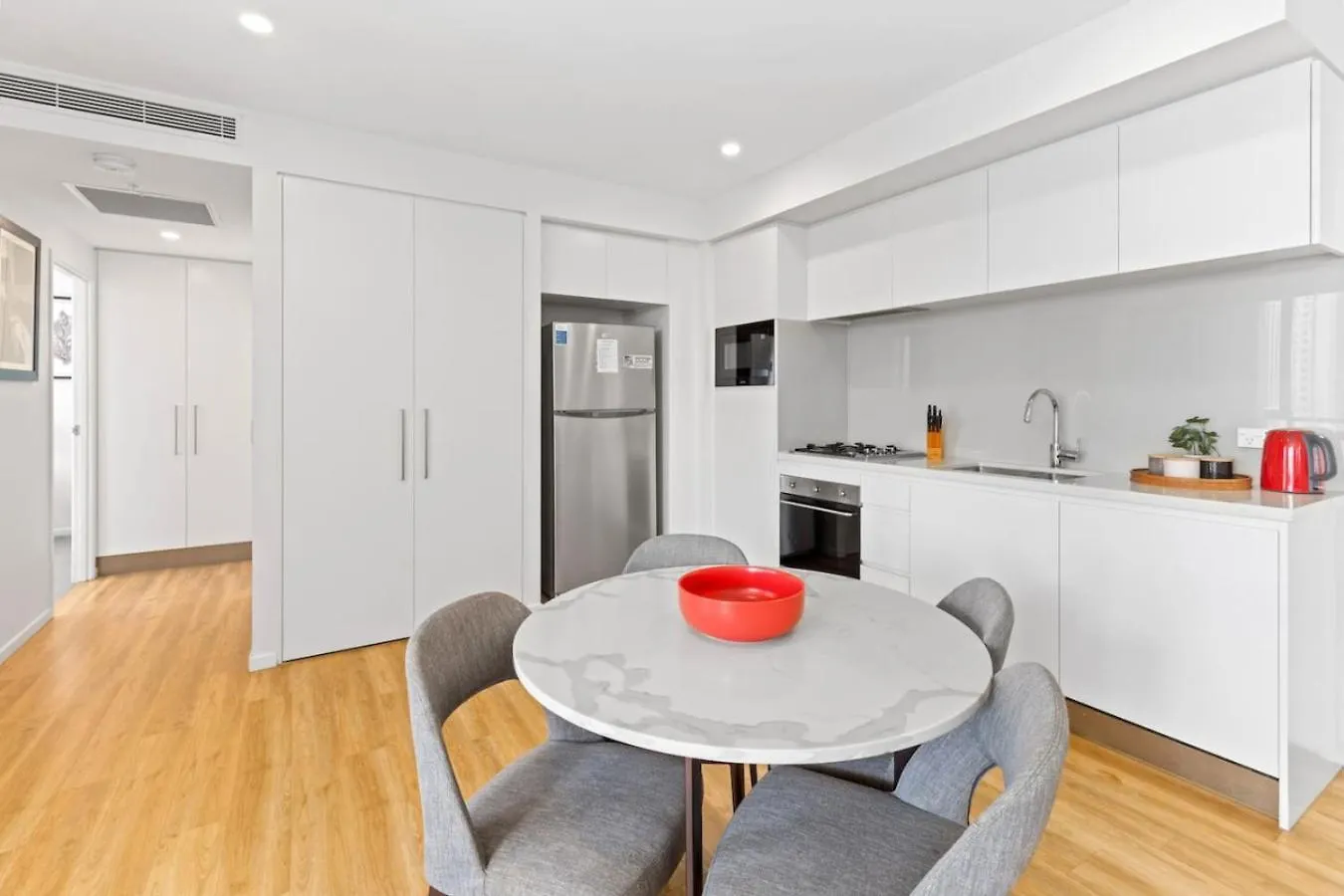 Spacious And Modern 2 Bedroom Apartment In Paradise Gold Coast