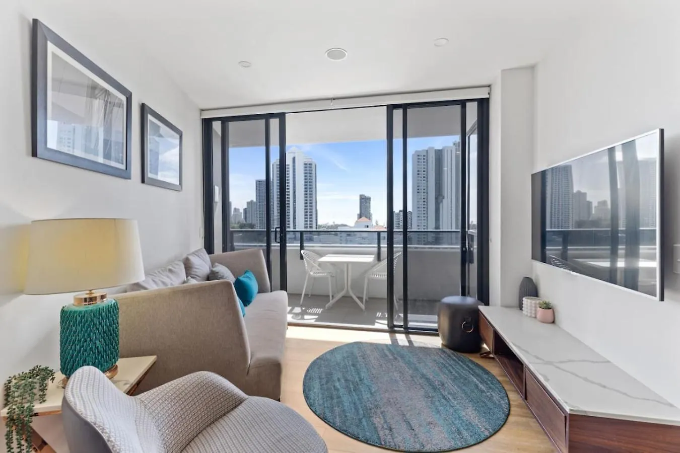 Spacious And Modern 2 Bedroom Apartment In Paradise Gold Coast 0*,